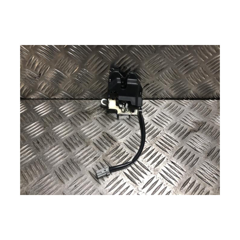 Serrure de coffre HONDA CIVIC 8 PHASE 2 d’occasion