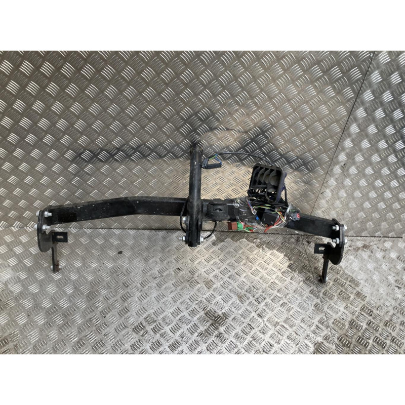 Attelage (boule de remorquage) PEUGEOT 208 1 PHASE 1 d’occasion