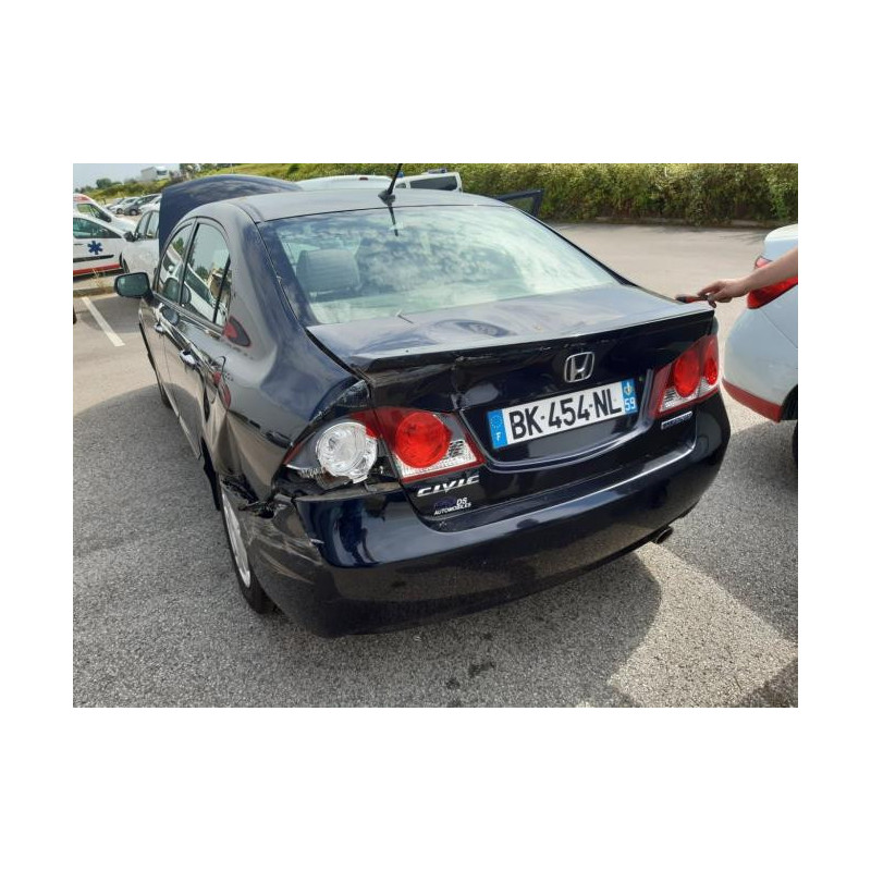 Attache ceinture avant gauche HONDA CIVIC 8 PHASE 2 d’occasion