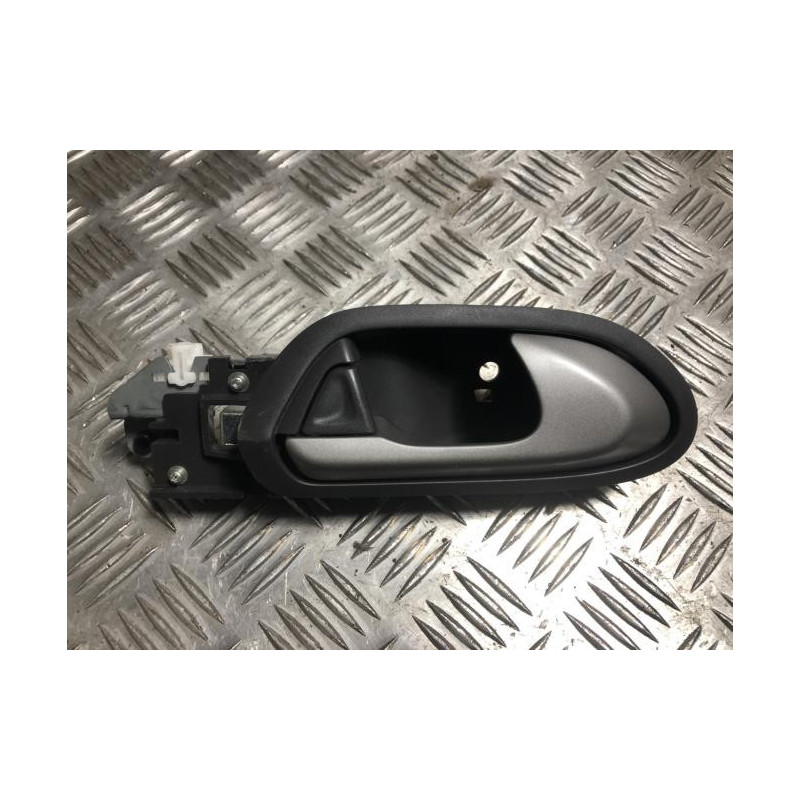 Poignee interieur avant droit HONDA CIVIC 8 PHASE 2 d’occasion