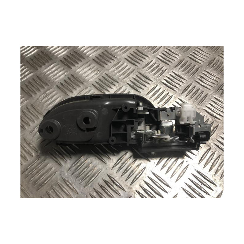 Poignee interieur avant droit HONDA CIVIC 8 PHASE 2 d’occasion