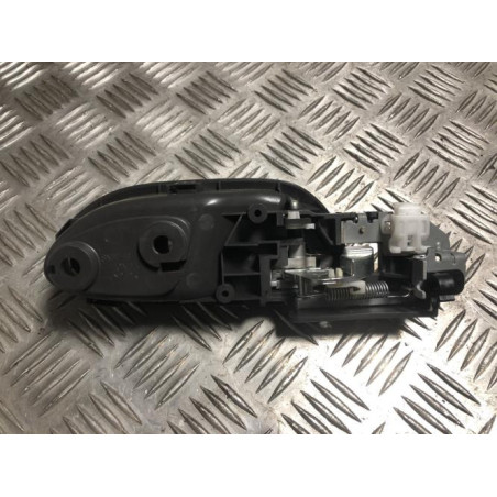 Poignee interieur avant droit HONDA CIVIC 8 PHASE 2 d’occasion