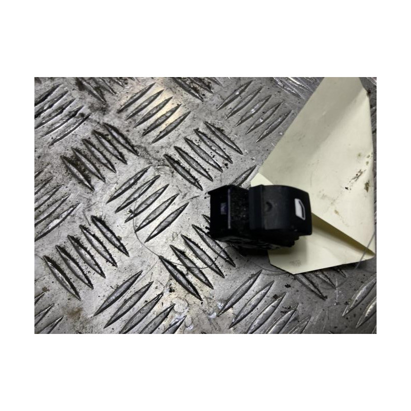 Interrupteur de leve vitre arriere gauche CITROEN C3 3 SOCIETE PHASE 1 d’occasion