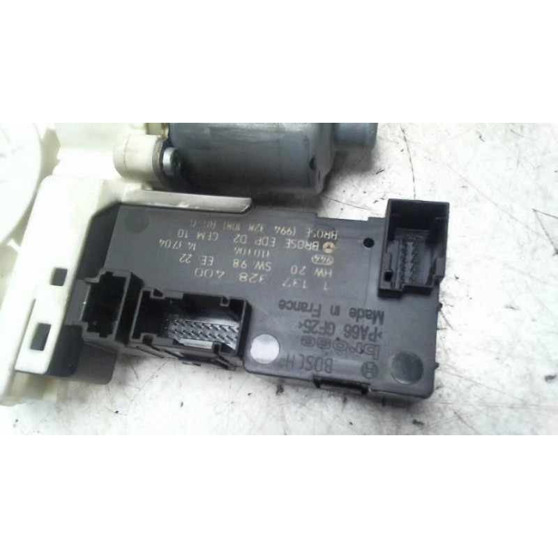 Moteur leve vitre avant gauche PEUGEOT 407 PHASE 1 d’occasion