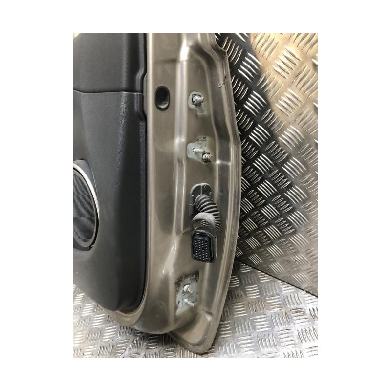 Porte avant gauche RENAULT CLIO 3 PHASE 1 d’occasion