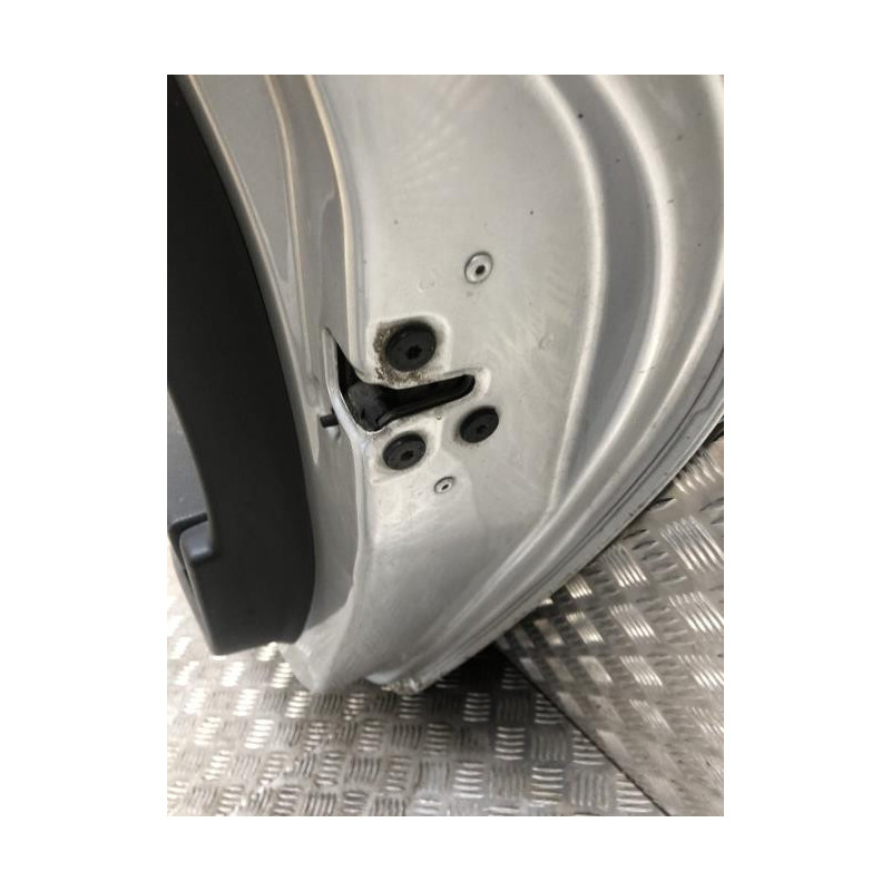 Porte arriere droit RENAULT CLIO 4 PHASE 1 d’occasion