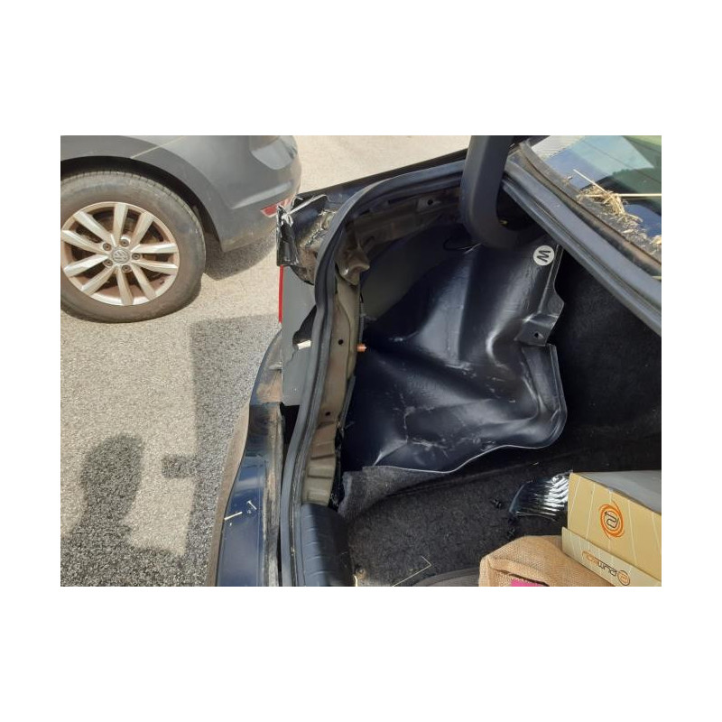 Panneau de porte arriere droit HONDA CIVIC 8 PHASE 2 d’occasion