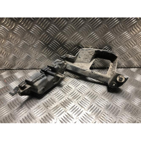 Support de pare chocs arriere RENAULT TWINGO 2 PHASE 2 d’occasion