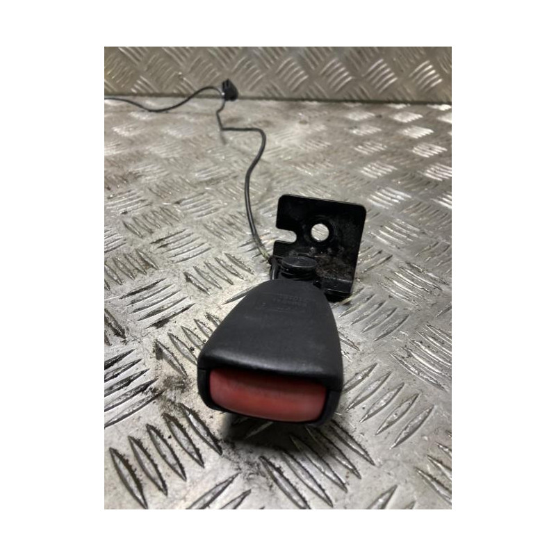 Attache ceinture arriere droit VOLVO C 30 PHASE 2 d’occasion