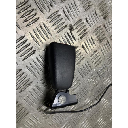 Attache ceinture arriere droit VOLVO C 30 PHASE 2 d’occasion