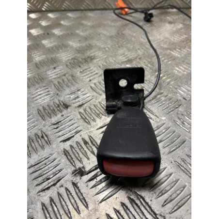 Attache ceinture arriere gauche VOLVO C 30 PHASE 2 d’occasion
