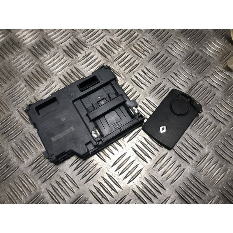 Lecteur de carte (neiman) RENAULT CLIO 4 PHASE 1 d’occasion