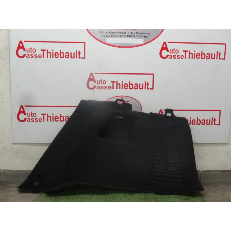 Garniture laterale arriere droite CITROEN C4 PICASSO PHASE 1 d’occasion