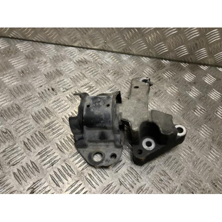Support moteur droit RENAULT CLIO 2 PHASE 1 d’occasion