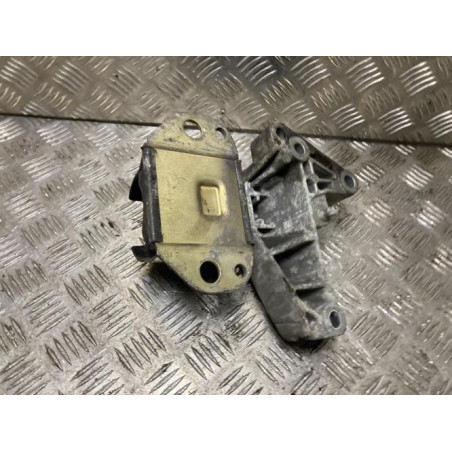 Support moteur droit RENAULT CLIO 2 PHASE 1 d’occasion