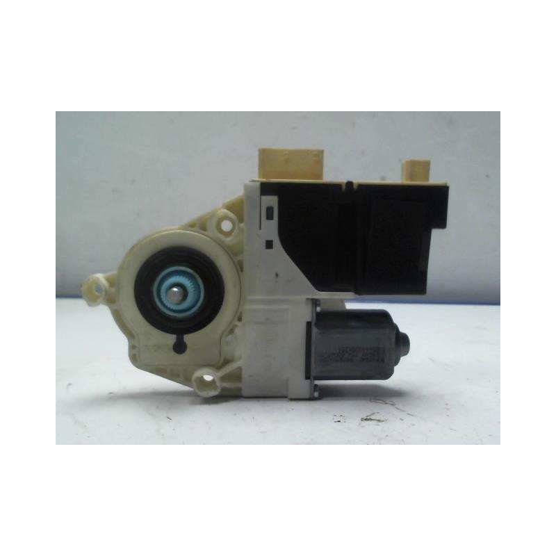 Moteur leve vitre avant droit CITROEN C4 1 PHASE 1 d’occasion
