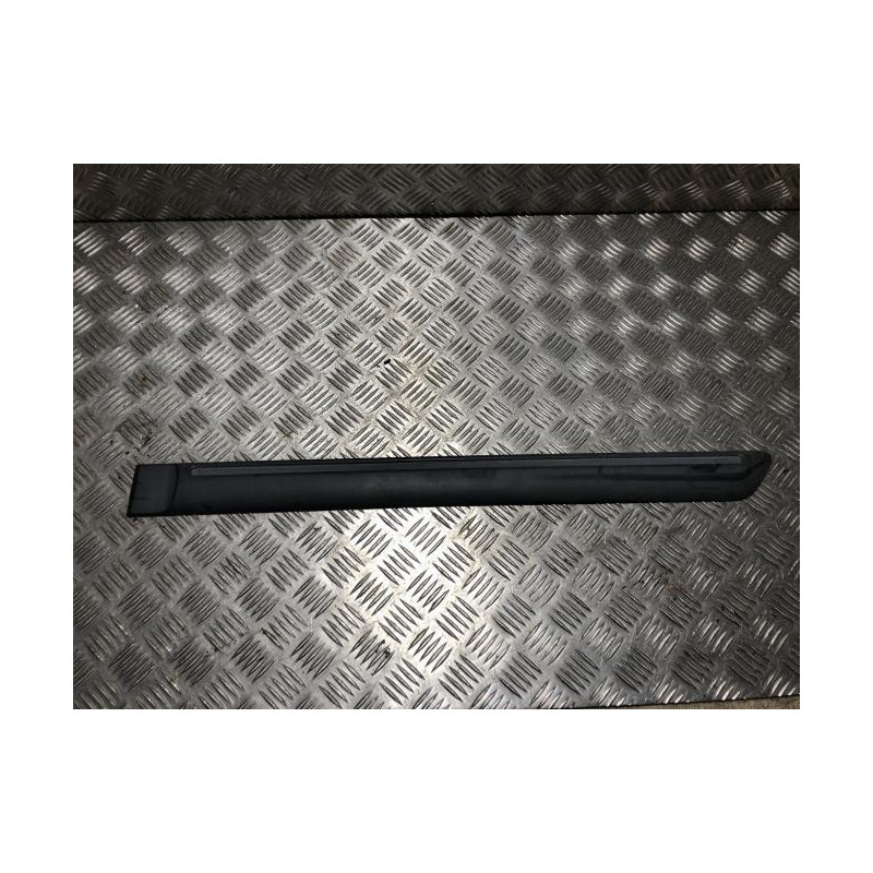 Baguette de porte arriere gauche  PEUGEOT 106 PHASE 2 d’occasion