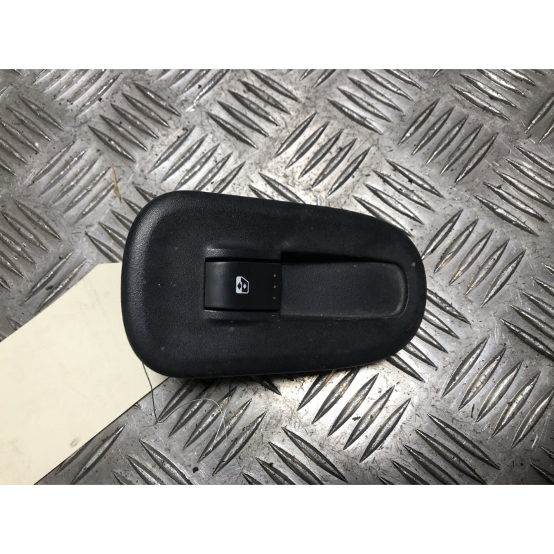 Interrupteur de leve vitre avant droit RENAULT MASTER 3 PHASE 1 d’occasion