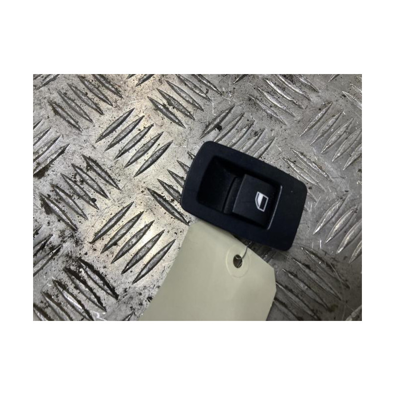 Interrupteur de leve vitre arriere gauche BMW SERIE 1 F20 PHASE 1 d’occasion