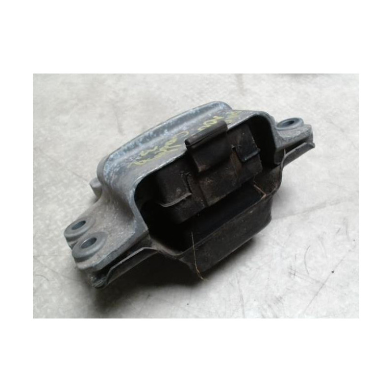 Support moteur gauche VOLKSWAGEN CADDY 3 PHASE 2 d’occasion