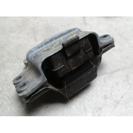 Support moteur gauche VOLKSWAGEN CADDY 3 PHASE 2 d’occasion