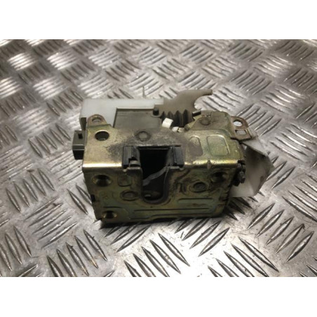 Serrure arriere droit RENAULT CLIO 2 PHASE 1 d’occasion