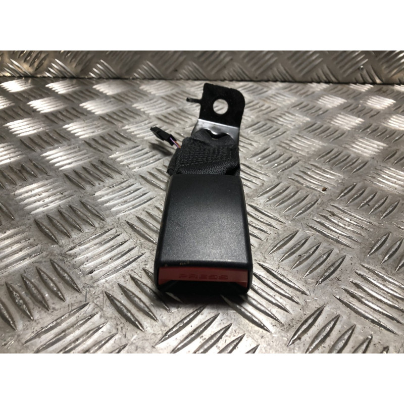 Attache ceinture arriere gauche BMW SERIE 1 F20 PHASE 1 d’occasion