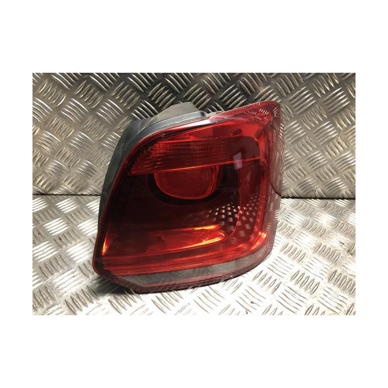 Feu arriere principal droit (feux) VOLKSWAGEN POLO 5 PHASE 1 d’occasion