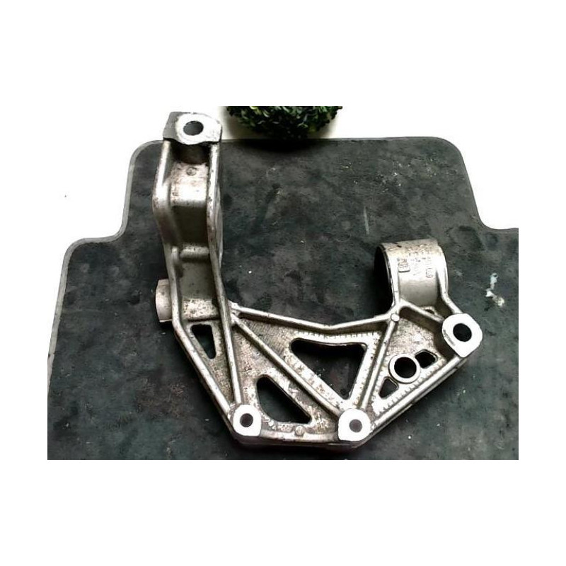 Support moteur droit VOLKSWAGEN POLO 4 PHASE 1 d’occasion