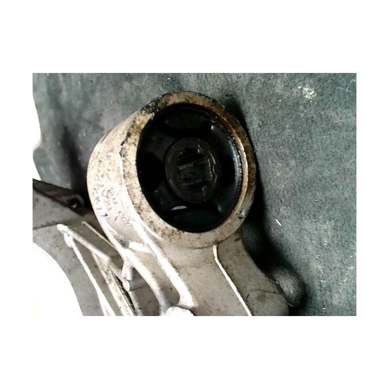 Support moteur droit VOLKSWAGEN POLO 4 PHASE 1 d’occasion