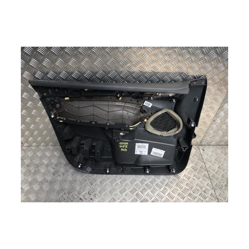 Panneau de porte avant droit PEUGEOT 308 2 SW PHASE 1 BREAK d’occasion
