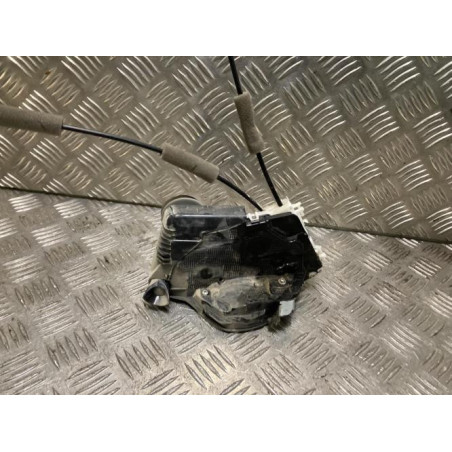 Serrure avant droit TOYOTA YARIS 4 d’occasion