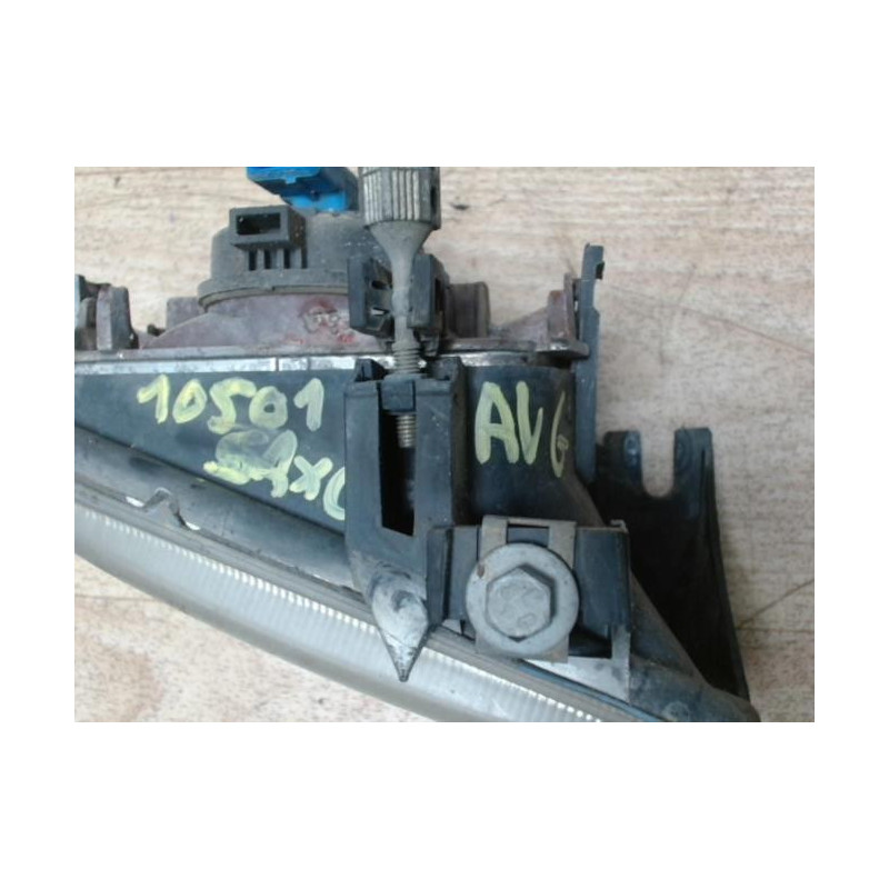Optique avant principal gauche (feux)(phare) CITROEN SAXO PHASE 2 d’occasion