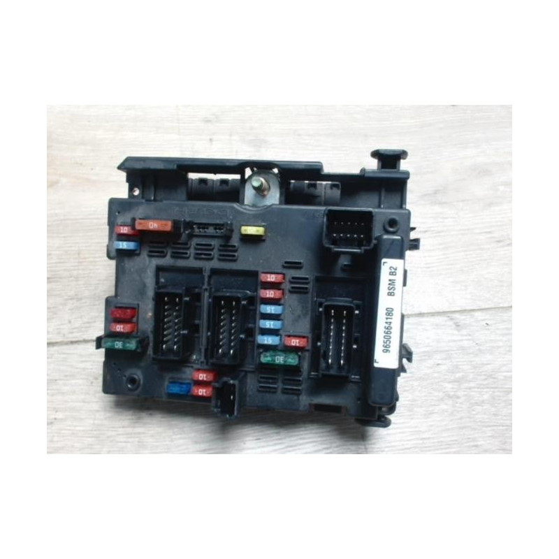 Boitier servitude moteur (BSM) PEUGEOT 206 PHASE 2 d’occasion
