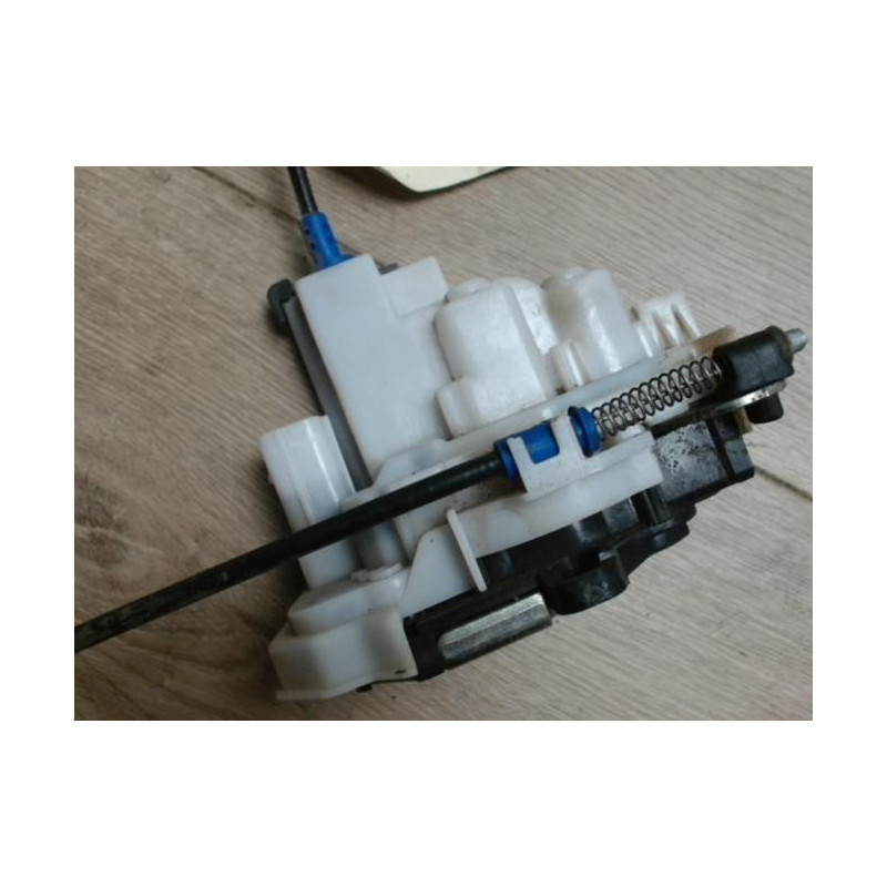 Serrure avant droit CITROEN NEMO d’occasion