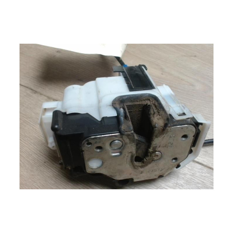 Serrure avant droit CITROEN NEMO d’occasion