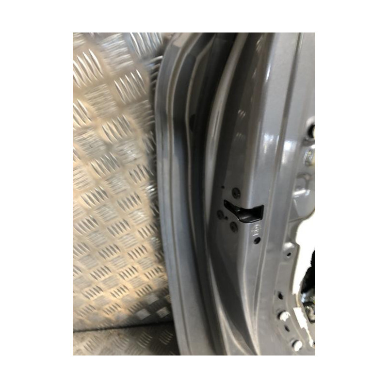Porte arriere gauche PEUGEOT 308 2 SW PHASE 1 BREAK d’occasion