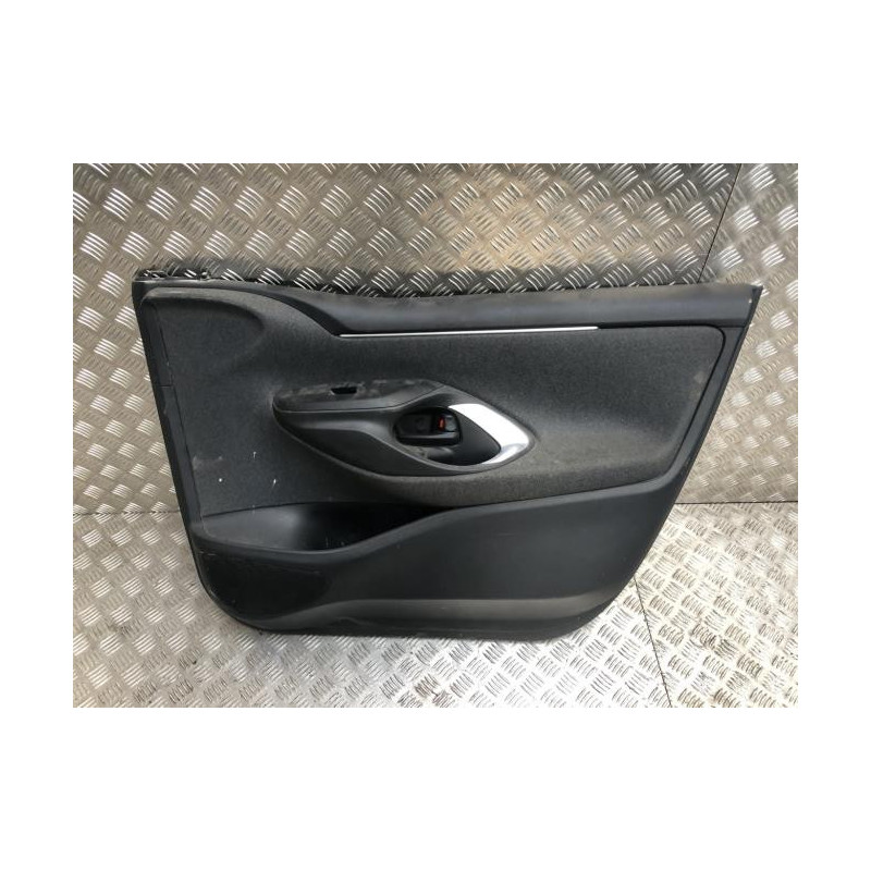 Panneau de porte avant droit TOYOTA YARIS 4 d’occasion