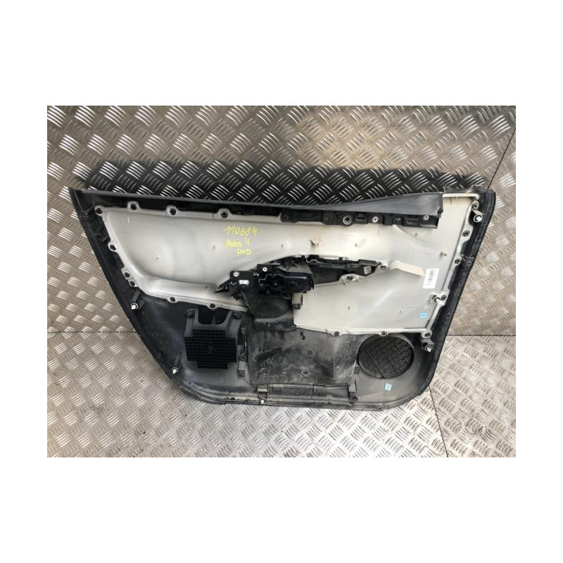 Panneau de porte avant droit TOYOTA YARIS 4 d’occasion