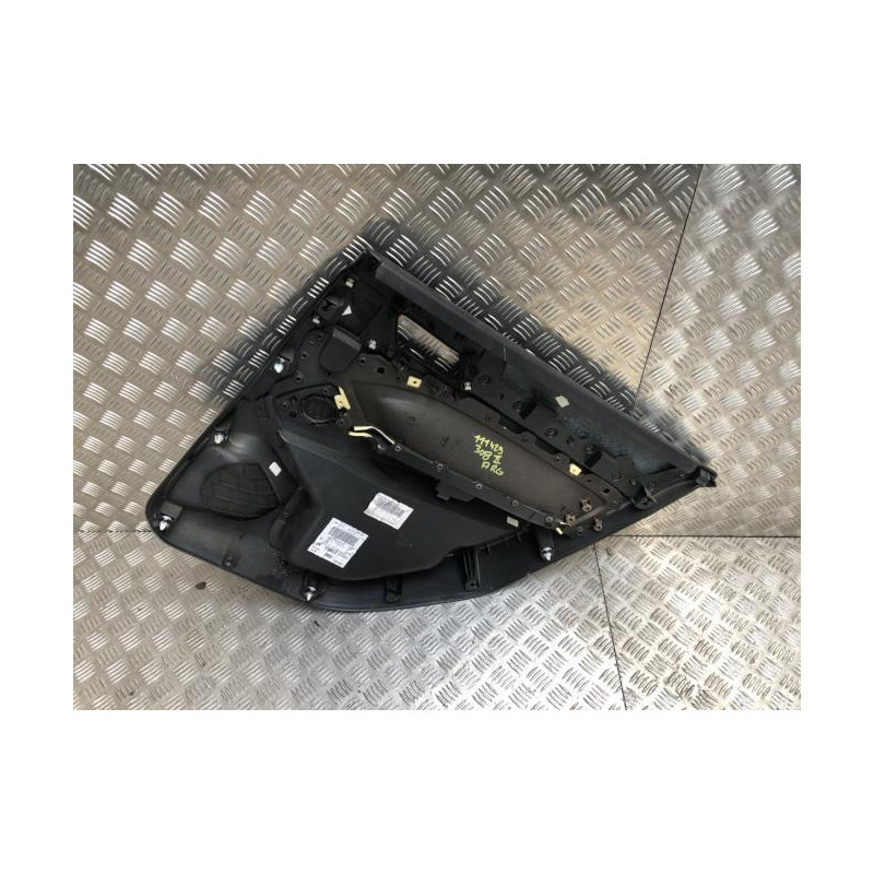 Panneau de porte arriere gauche PEUGEOT 308 2 SW PHASE 1 BREAK d’occasion
