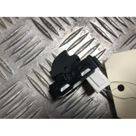 Interrupteur de leve vitre arriere gauche PEUGEOT 308 2 SW PHASE 1 BREAK d’occasion