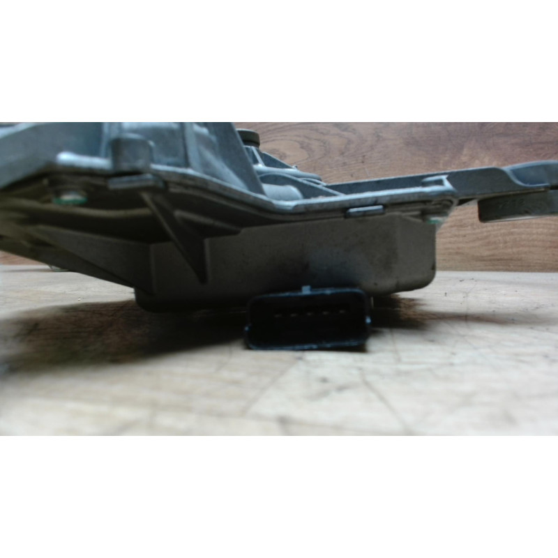 Moteur essuie glace avant droit CITROEN C4 GRAND PICASSO 1 d’occasion