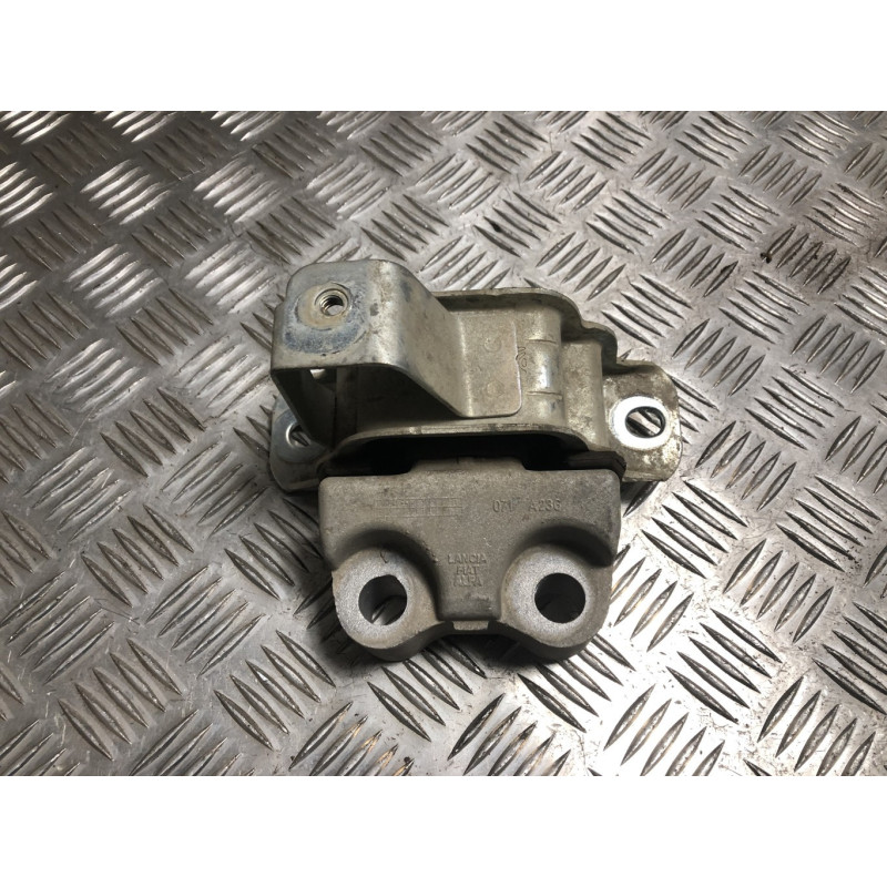 Support moteur gauche CITROEN NEMO d’occasion