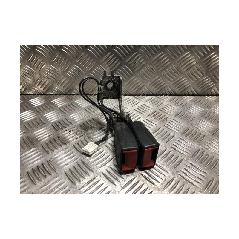 Attache ceinture arriere droit PEUGEOT 308 2 SW PHASE 1 BREAK d’occasion