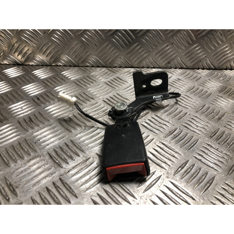 Attache ceinture arriere gauche PEUGEOT 308 2 SW PHASE 1 BREAK d’occasion