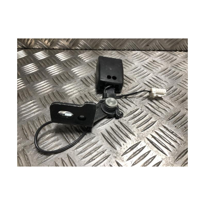 Attache ceinture arriere gauche PEUGEOT 308 2 SW PHASE 1 BREAK d’occasion