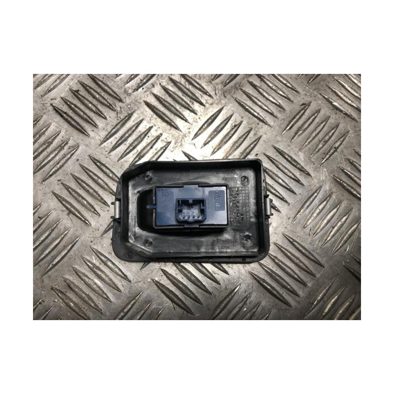 Interrupteur de leve vitre avant droit CITROEN NEMO d’occasion