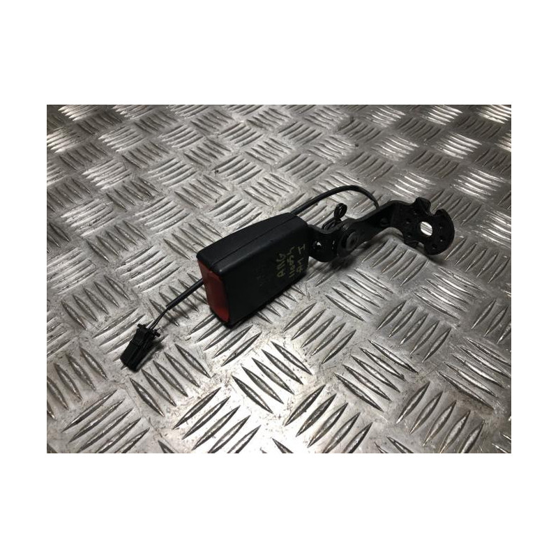 Attache ceinture arriere gauche AUDI A1 1 PHASE 1 d’occasion