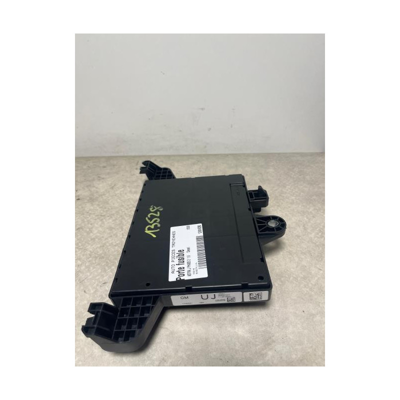 Porte fusible OPEL ASTRA J PHASE 2 d’occasion