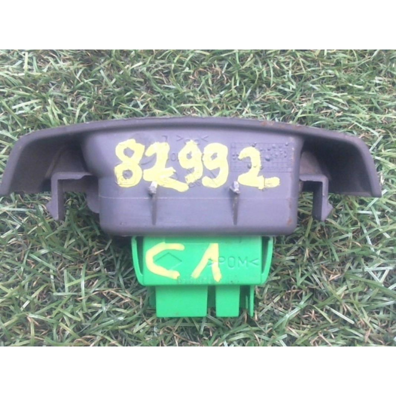 Interrupteur de leve vitre avant gauche CITROEN C1 1.0 d’occasion